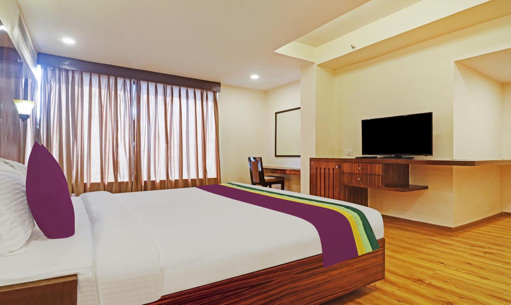 Treebo Premium Seven Lake View حيدر أباد المظهر الخارجي الصورة