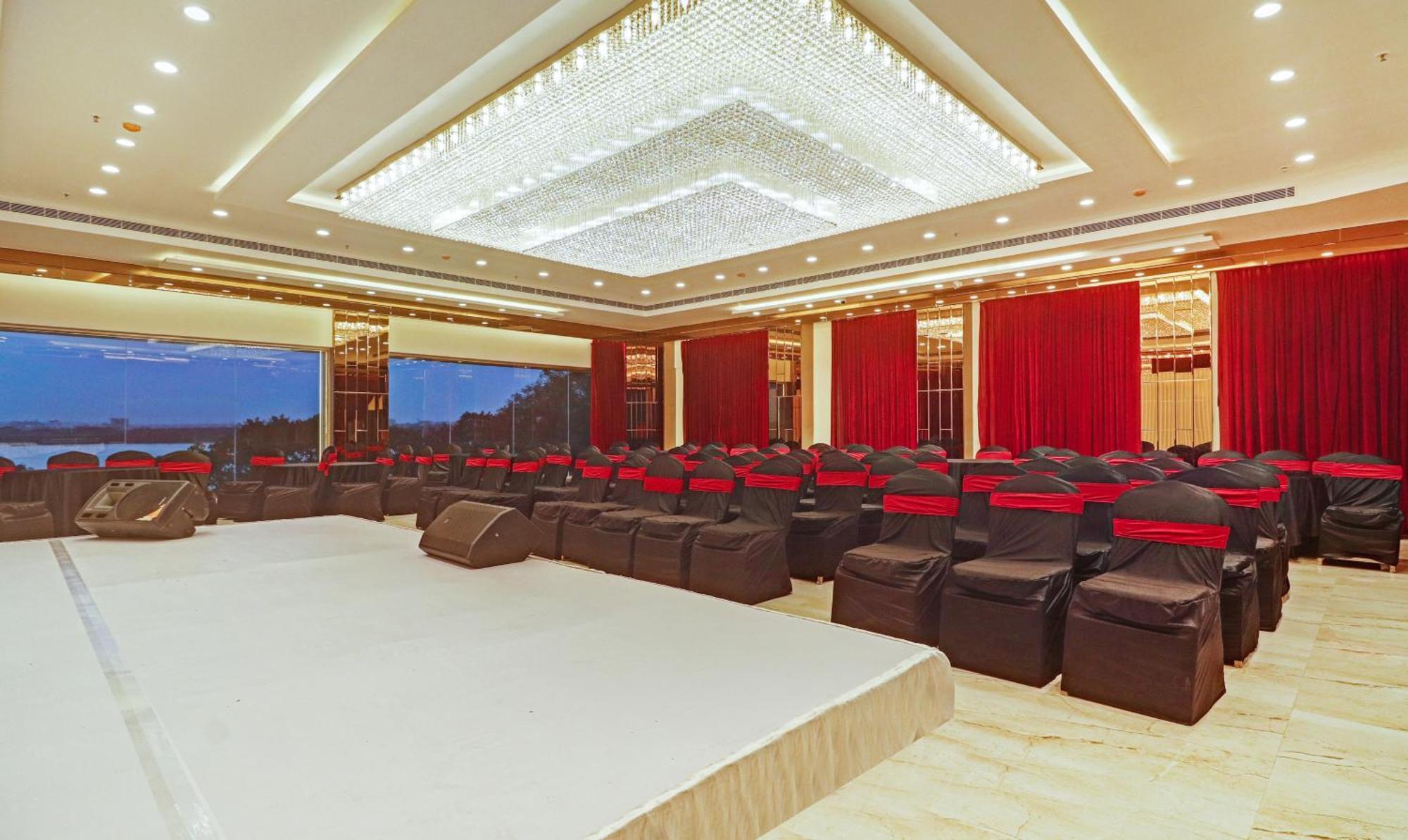 Treebo Premium Seven Lake View حيدر أباد المظهر الخارجي الصورة