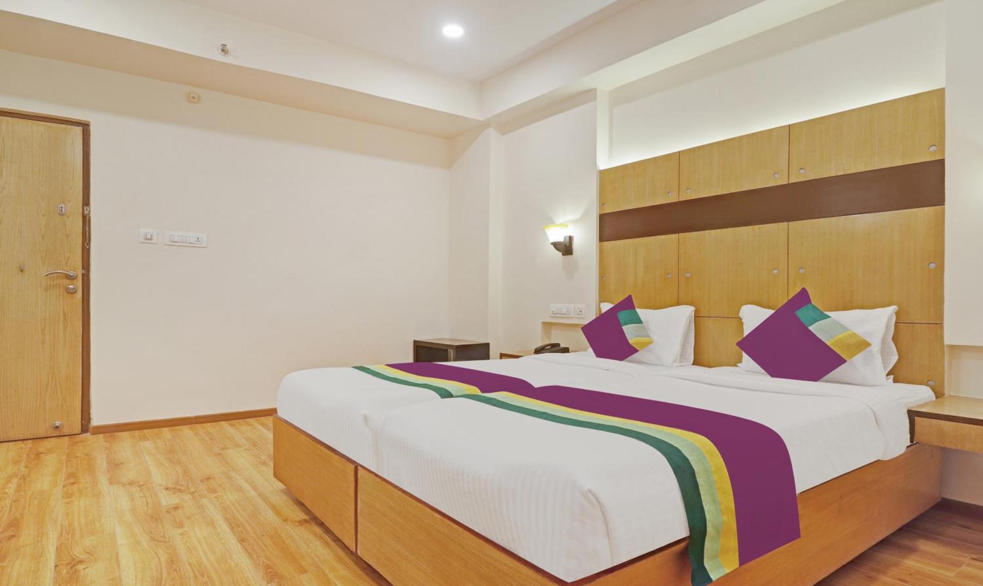 Treebo Premium Seven Lake View حيدر أباد المظهر الخارجي الصورة