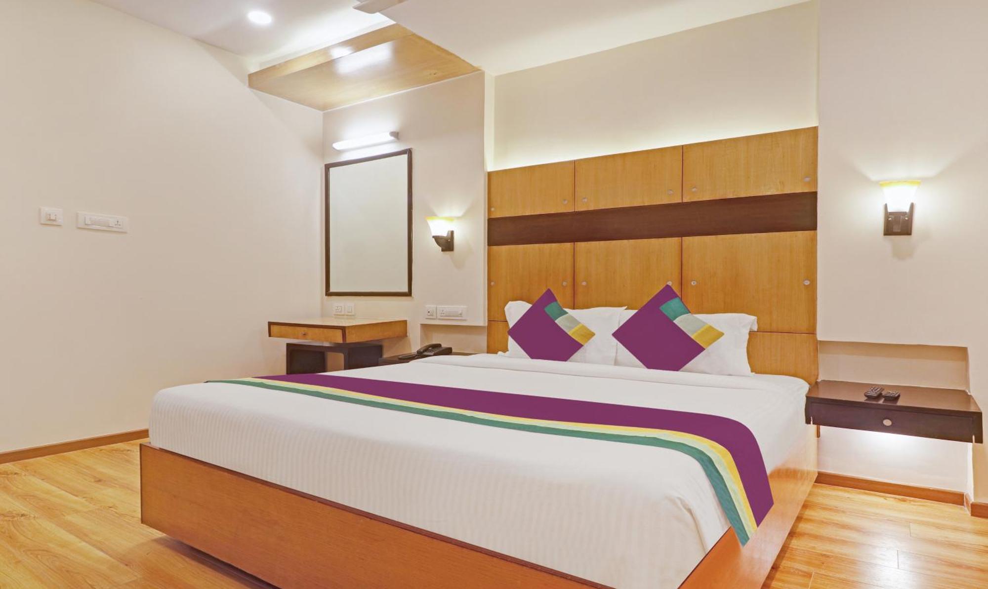 Treebo Premium Seven Lake View حيدر أباد المظهر الخارجي الصورة